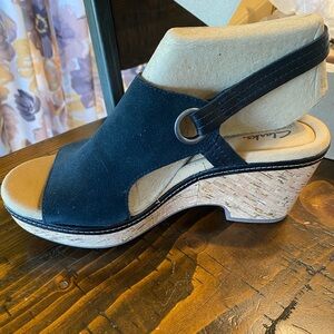 Clarks Collection Giselle Sea Black Suede Slingback Sandals in Black. New.